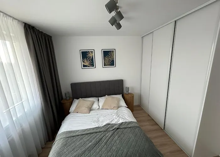 Airport Apartment With Parking